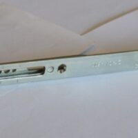 قفل پشتی یراق upvc برند آکادو accado و رزه reze قفل پشتی دوحالته یراق upvc